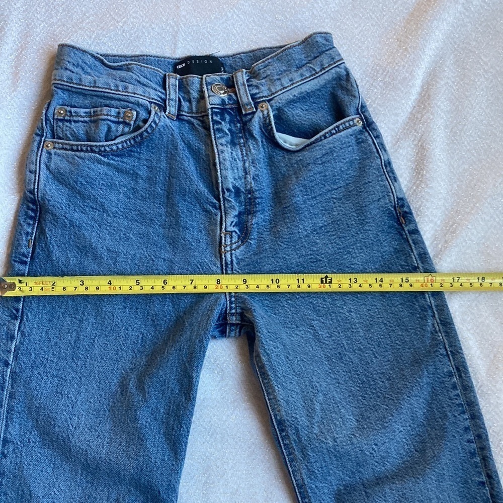 ASOS Design Straight Leg Raw Hem jeans Size 24/32 - Picture 5 of 7